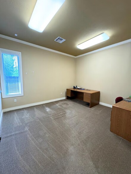 16510 Avenplace Rd, Tomball, TX for lease - Interior Photo - Image 2 of 10