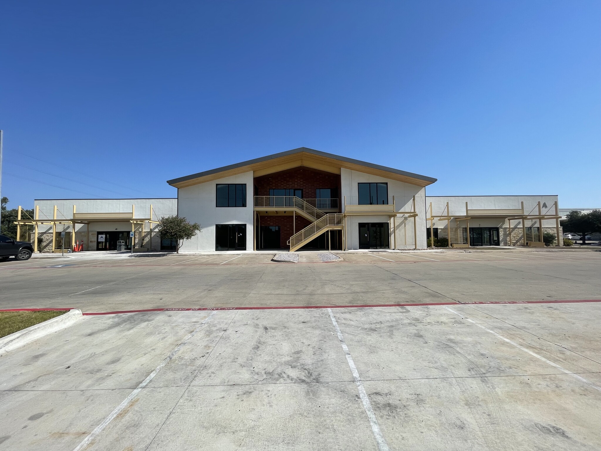 1900 E Howard Ln, Pflugerville, TX for lease Building Photo- Image 1 of 2