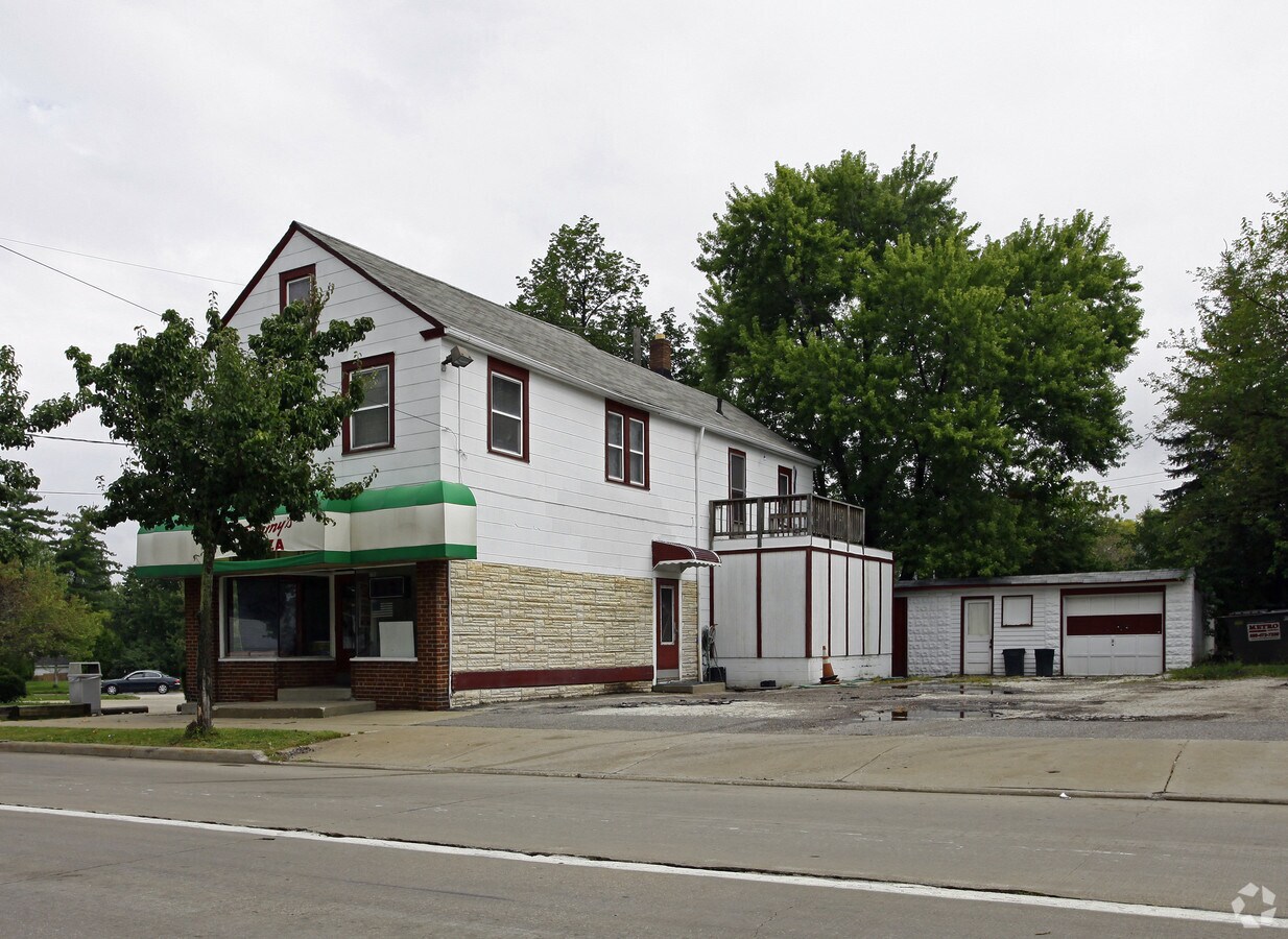 14517 Granger Rd, Maple Heights, OH 44137