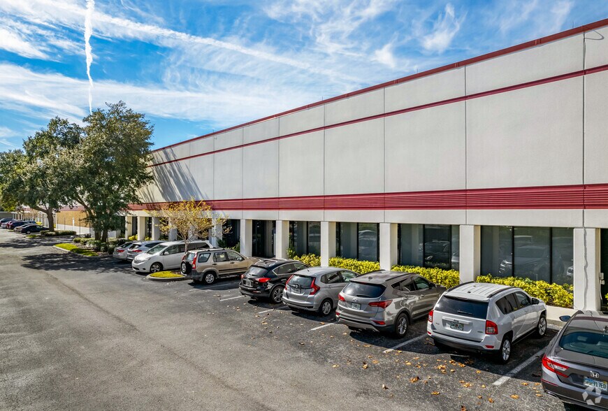 12901 Starkey Rd, Largo, FL for lease - Building Photo - Image 2 of 7