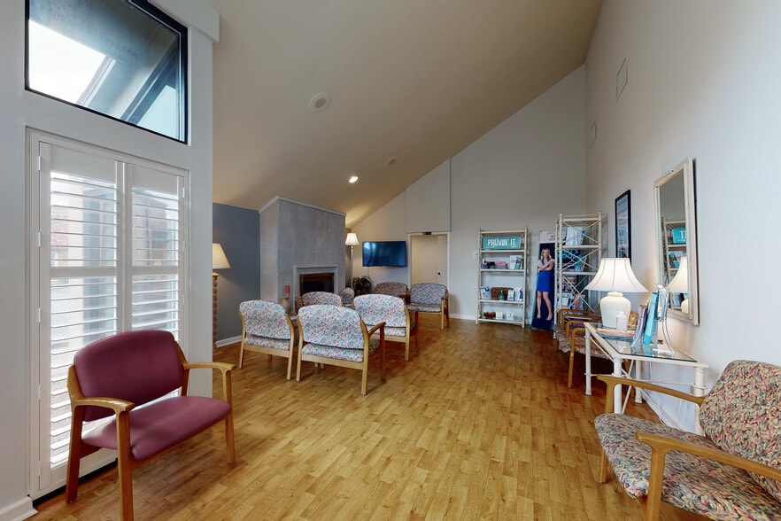 3226 Hampton Ave, Brunswick, GA for sale - Interior Photo - Image 3 of 8