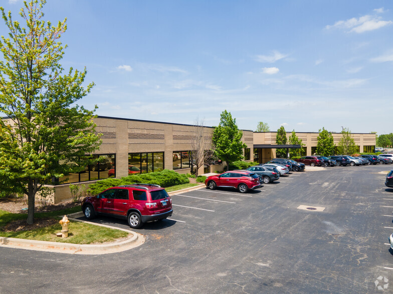 18425 W Creek Dr, Tinley Park, IL for lease - Building Photo - Image 2 of 6