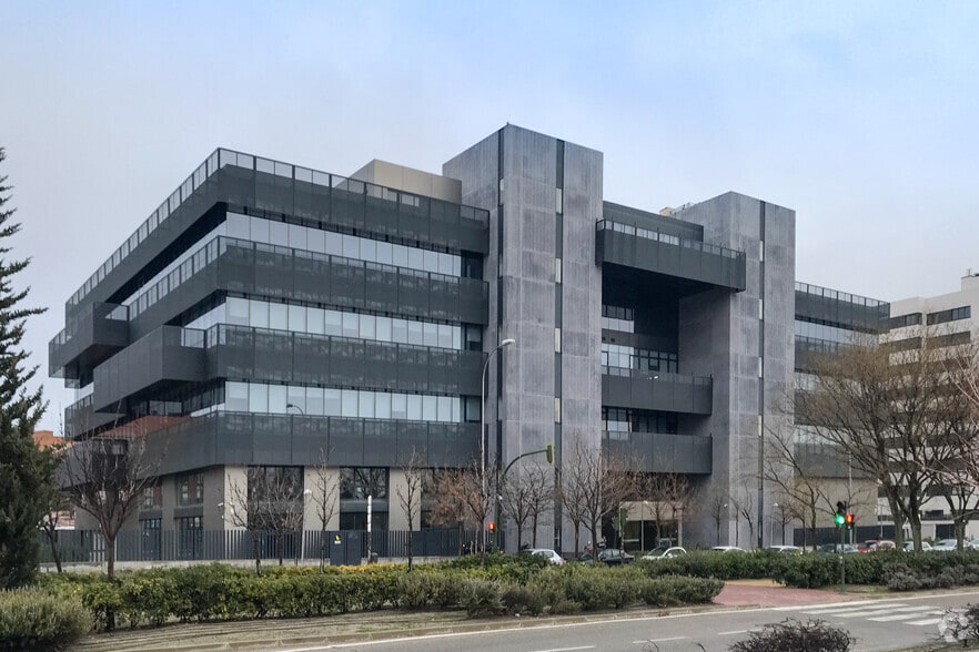 Calle de Cabeza Mesada, 5-7, Madrid, Madrid for lease - Building Photo - Image 2 of 2