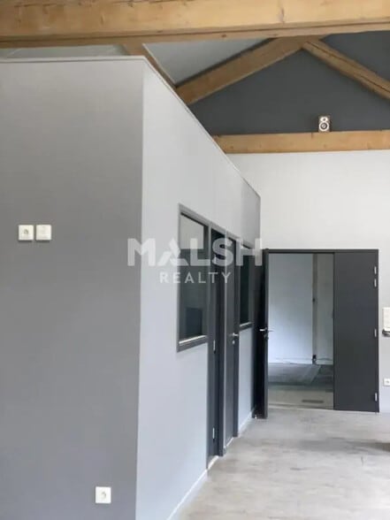 Office in Vienne for lease - Building Photo - Image 3 of 4