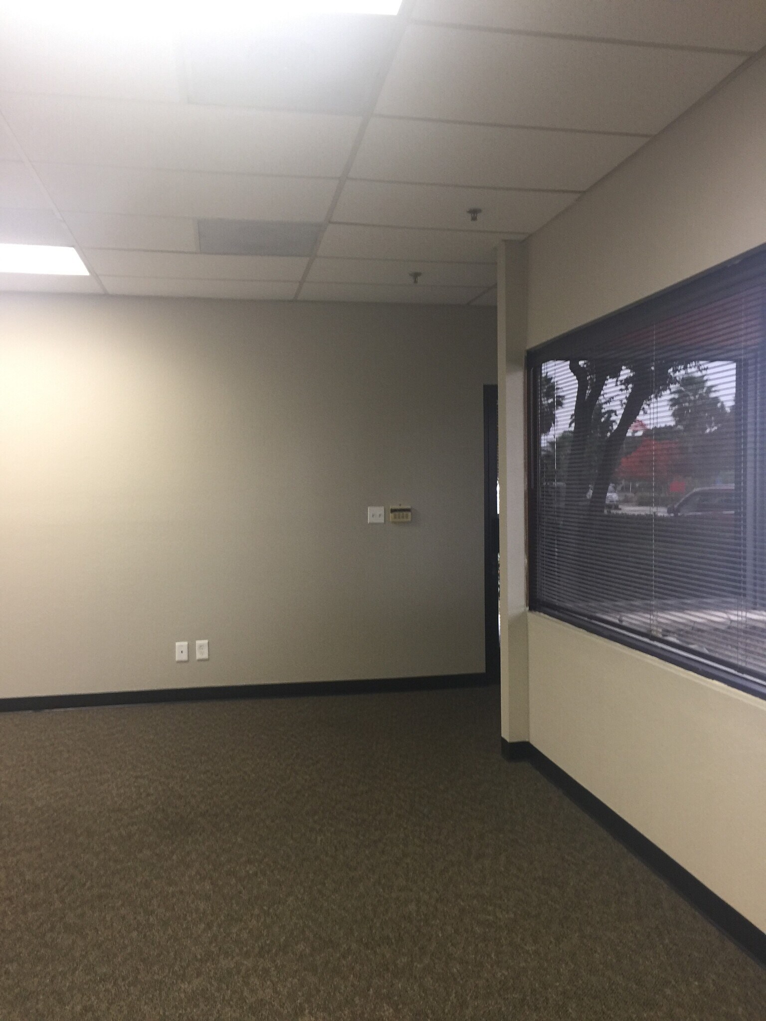 4705 N Sonora Ave, Fresno, CA for lease Interior Photo- Image 1 of 5