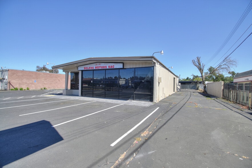 4554 Auburn Blvd, Sacramento, CA for sale - Building Photo - Image 3 of 16