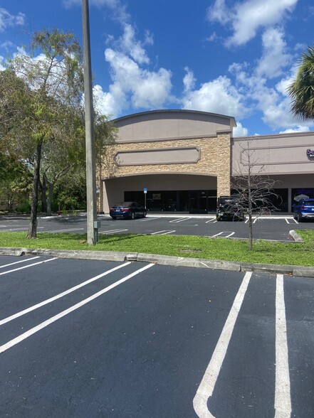 1300-1326 N University Dr, Coral Springs, FL for lease - Building Photo - Image 2 of 3