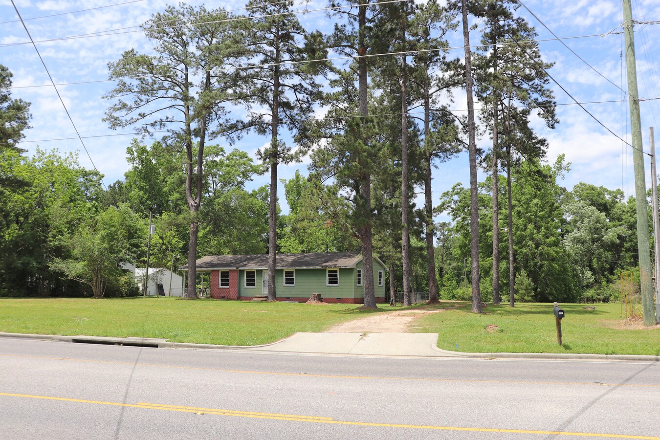 5127 W 4th St, Hattiesburg, MS 39402
