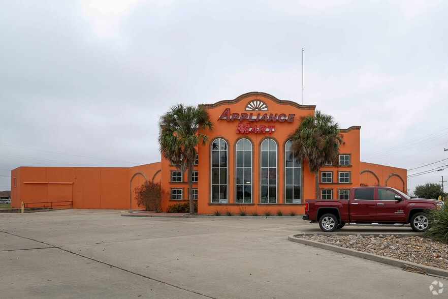13340 Leopard St, Corpus Christi, TX for lease - Building Photo - Image 2 of 42