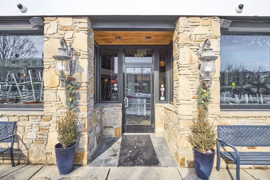 166 Shrewsbury St, Worcester, MA for sale - Building Photo - Image 2 of 37