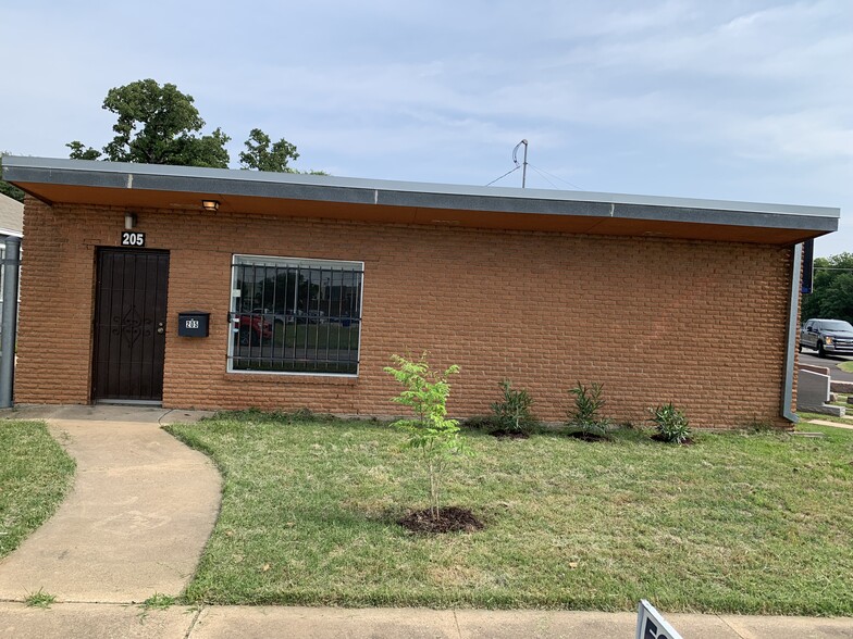 205 W Gandy St, Denison, TX for sale - Building Photo - Image 1 of 1