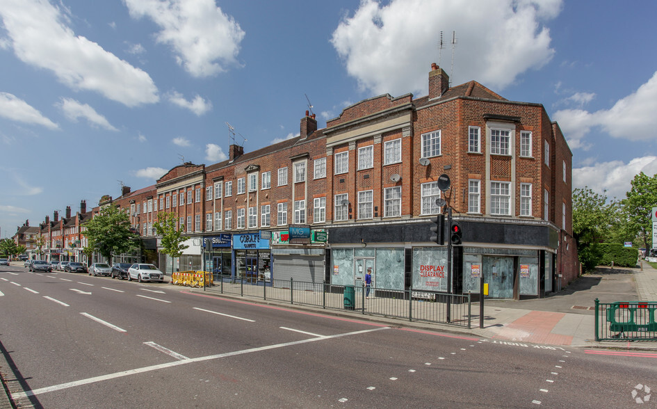 35-57 Market Pl, London for lease - Primary Photo - Image 1 of 8