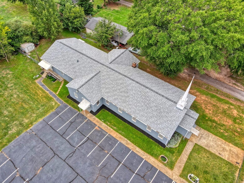 817 Gordon Street Ext, Greenville, SC 29611