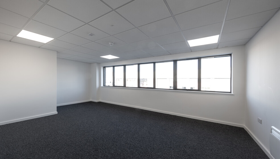 Derby Rd, Greenford for lease - Interior Photo - Image 2 of 2