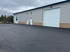 4501 Airport Dr, Valparaiso, IN for lease Building Photo- Image 2 of 11