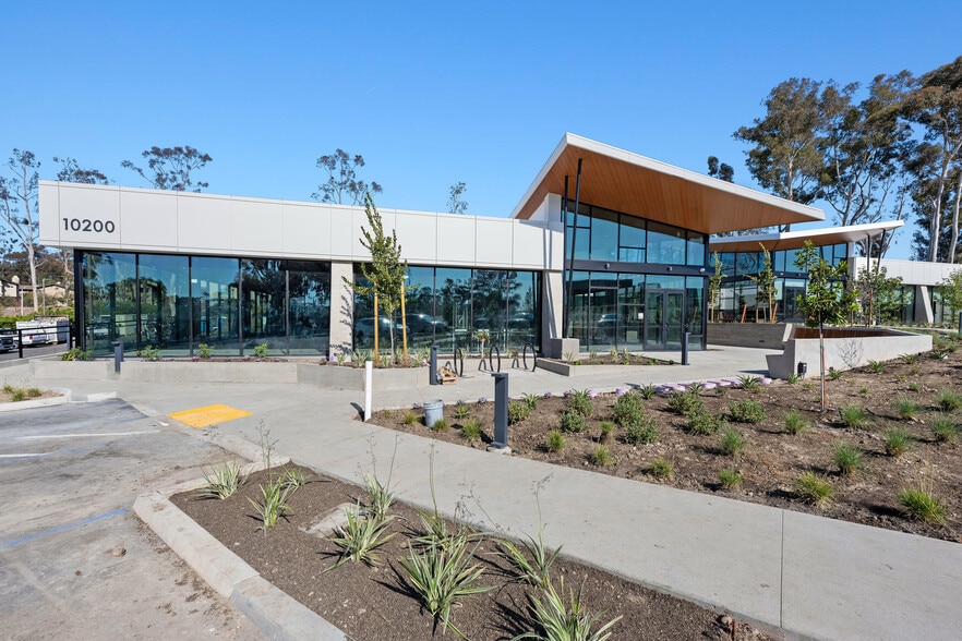 10200 Willow Creek Rd, San Diego, CA for lease - Building Photo - Image 2 of 10
