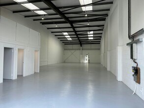 Ardglen Rd, Whitchurch for lease Interior Photo- Image 2 of 2