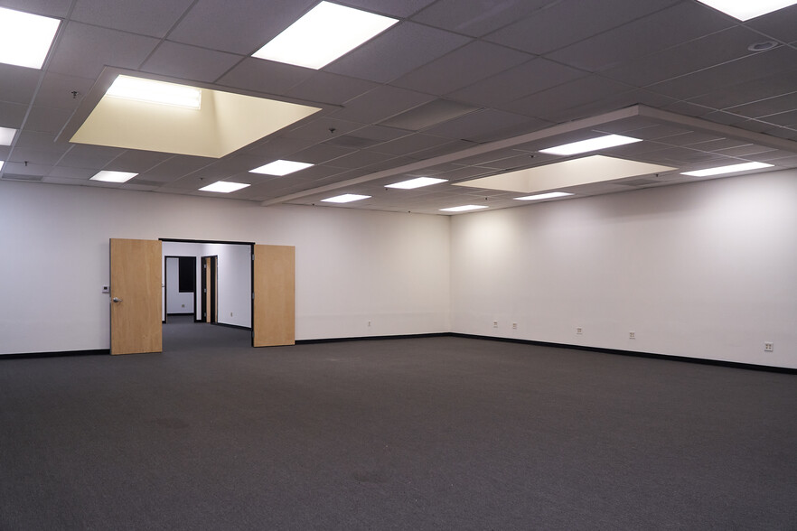 3033-3095 Richmond Pky, Richmond, CA for lease - Building Photo - Image 3 of 17