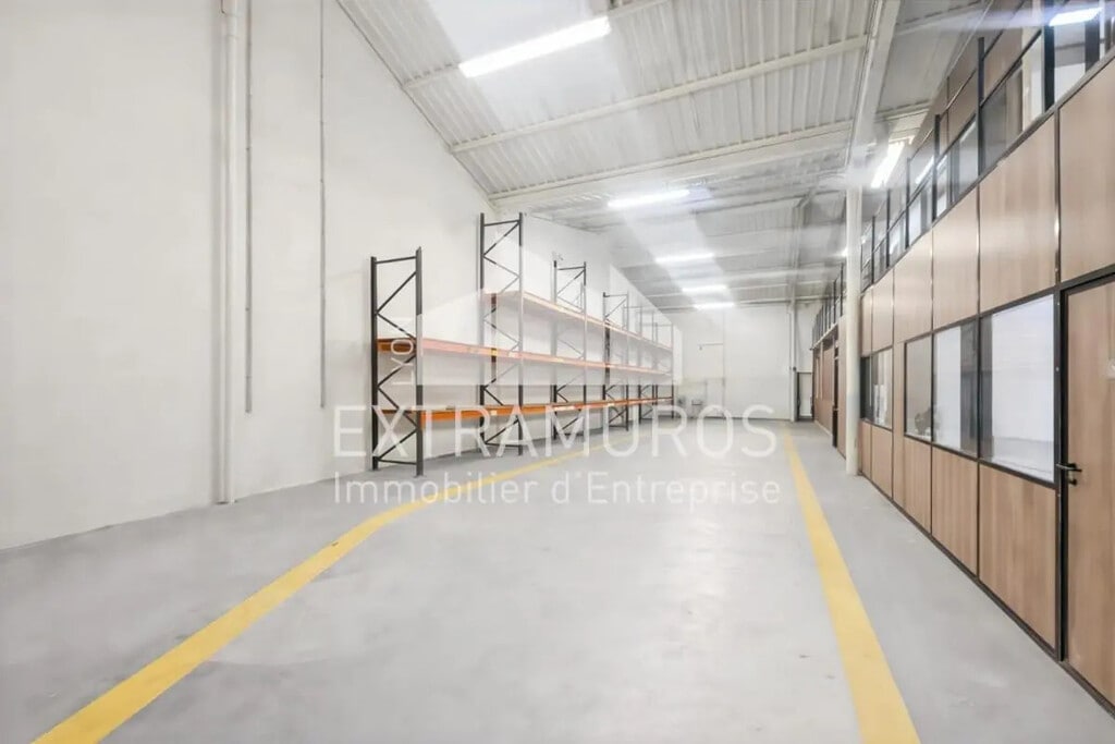 Location Local d'activités 440 m² - Photo 1