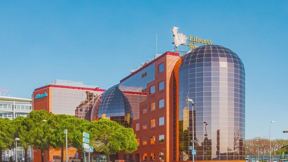 Paseo De Las Doce Estrellas, 4, Madrid, Madrid for lease - Commercial Listing Video - Image 2 of 70