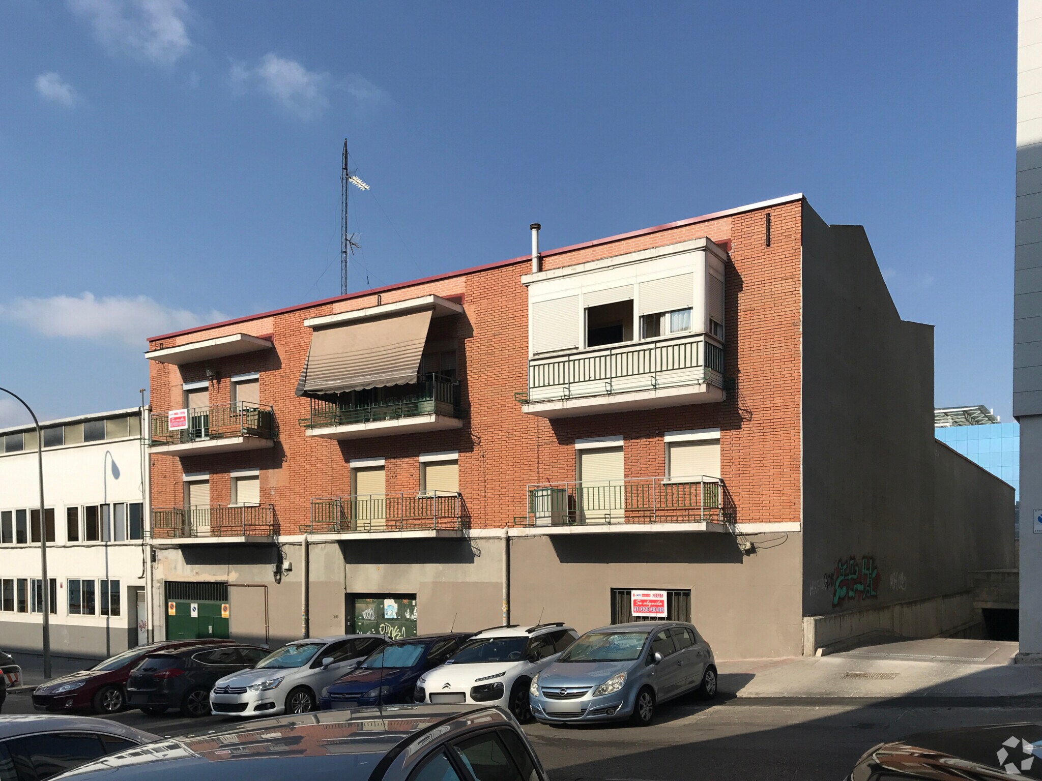 Calle Miguel Yuste, 20, Madrid, Madrid for sale Primary Photo- Image 1 of 1