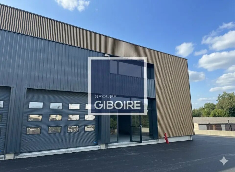 Industrial in Saint-Gilles for lease Building Photo- Image 1 of 19