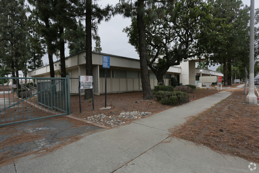 1025 W I St, Ontario, CA for lease - Building Photo - Image 1 of 6