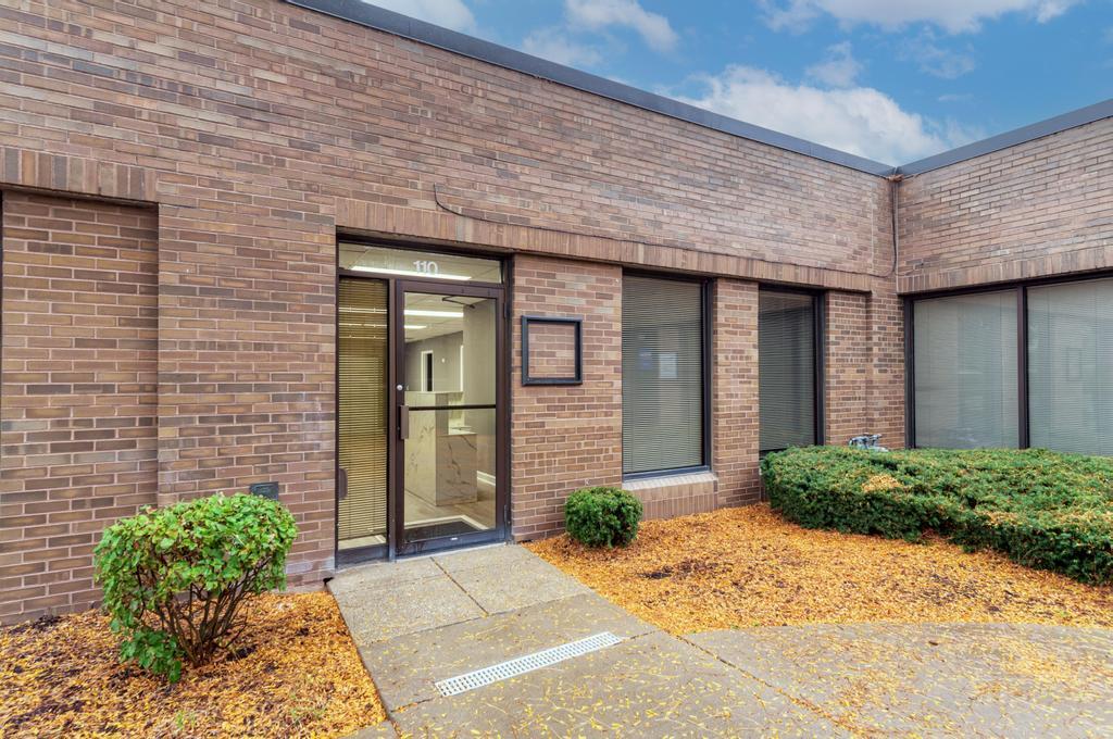 4260 Westbrook Dr, Aurora, IL for lease Building Photo- Image 1 of 2