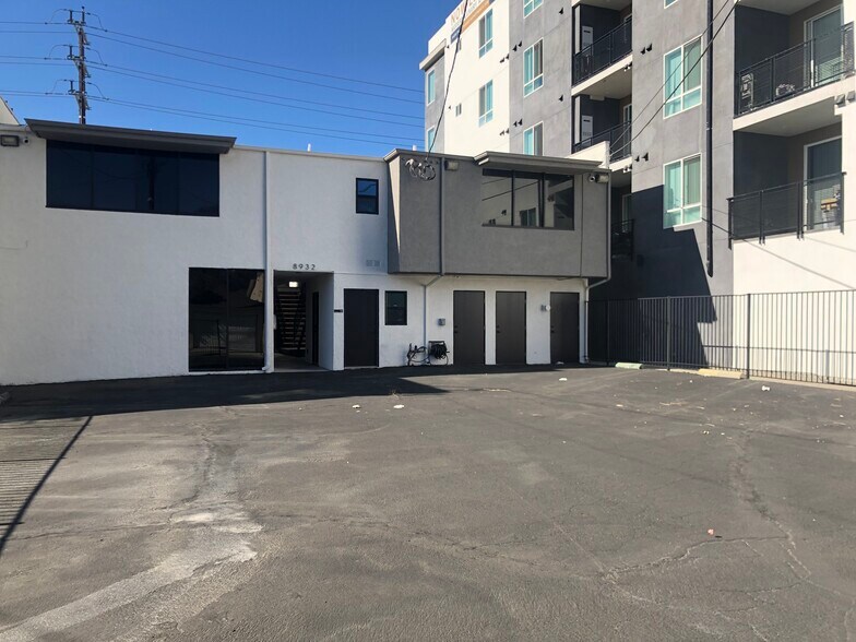 8932 Reseda Blvd, Northridge, CA for lease - Building Photo - Image 3 of 15