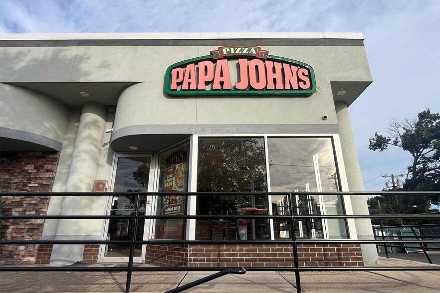 1700-1720 Lakeville Rd, New Hyde Park, NY for lease - Building Photo - Image 1 of 5