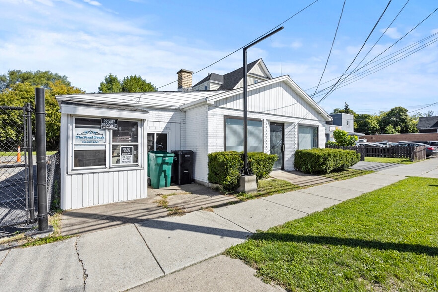 2314-2318 Niagara St, Niagara Falls, NY for sale - Building Photo - Image 2 of 20