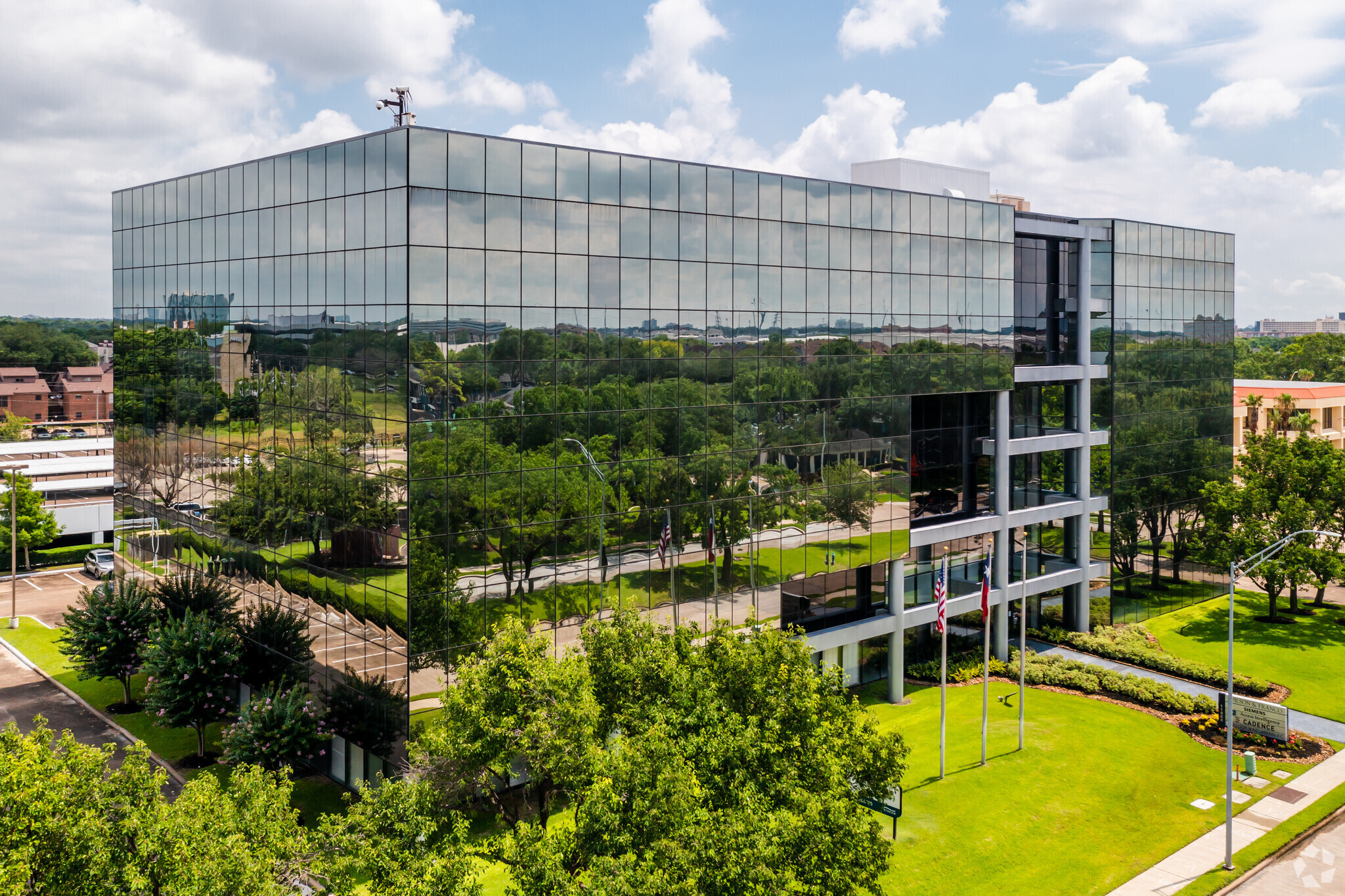 11000 Richmond Ave, Houston, TX for lease Building Photo- Image 1 of 9