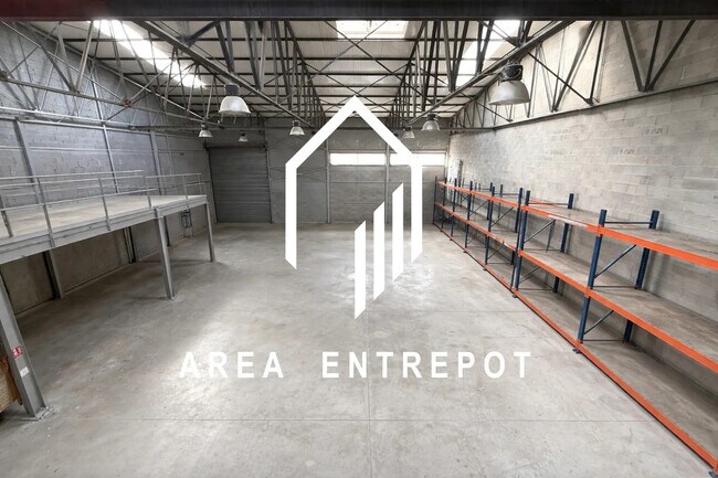 Location Local d'activités 500 m²