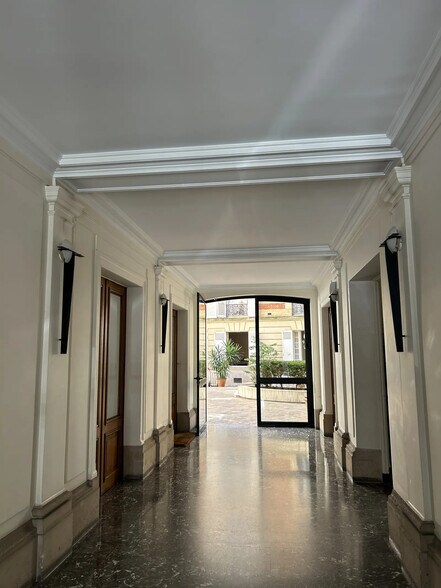 45 Rue Saint-Ferdinand, Paris for lease - Building Photo - Image 2 of 10