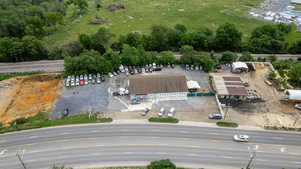 1090 Virginia Ave, Harrisonburg, VA for lease - Building Photo - Image 1 of 40