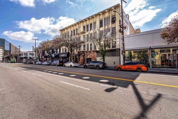 1114 S Los Angeles St, Los Angeles, CA for lease - Primary Photo - Image 2 of 53