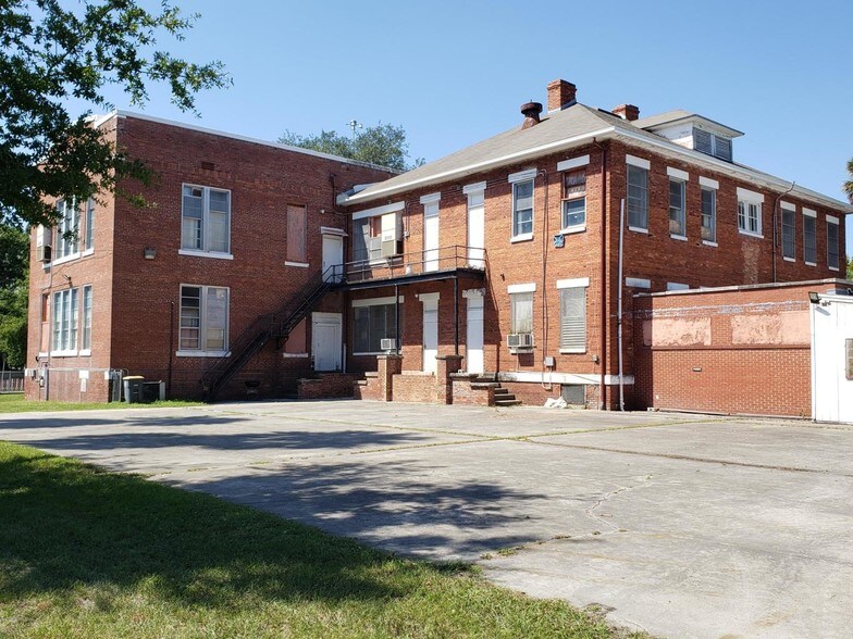 3 Commercial Assets portfolio of 3 properties for sale on LoopNet.com for sale - 20190918181514359914000000-o - Image 1 of 9