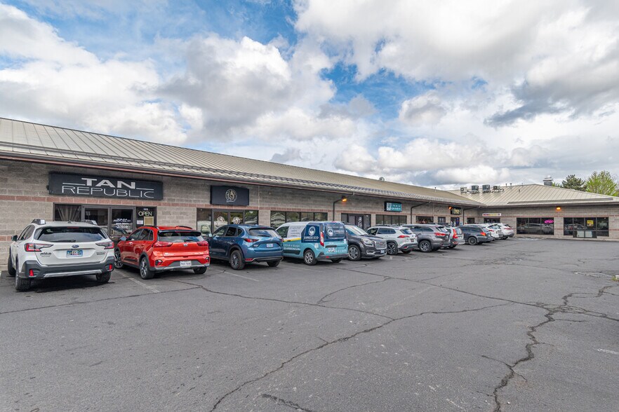 2570-2680 NE Twin Knolls Dr, Bend, OR for sale - Building Photo - Image 3 of 21