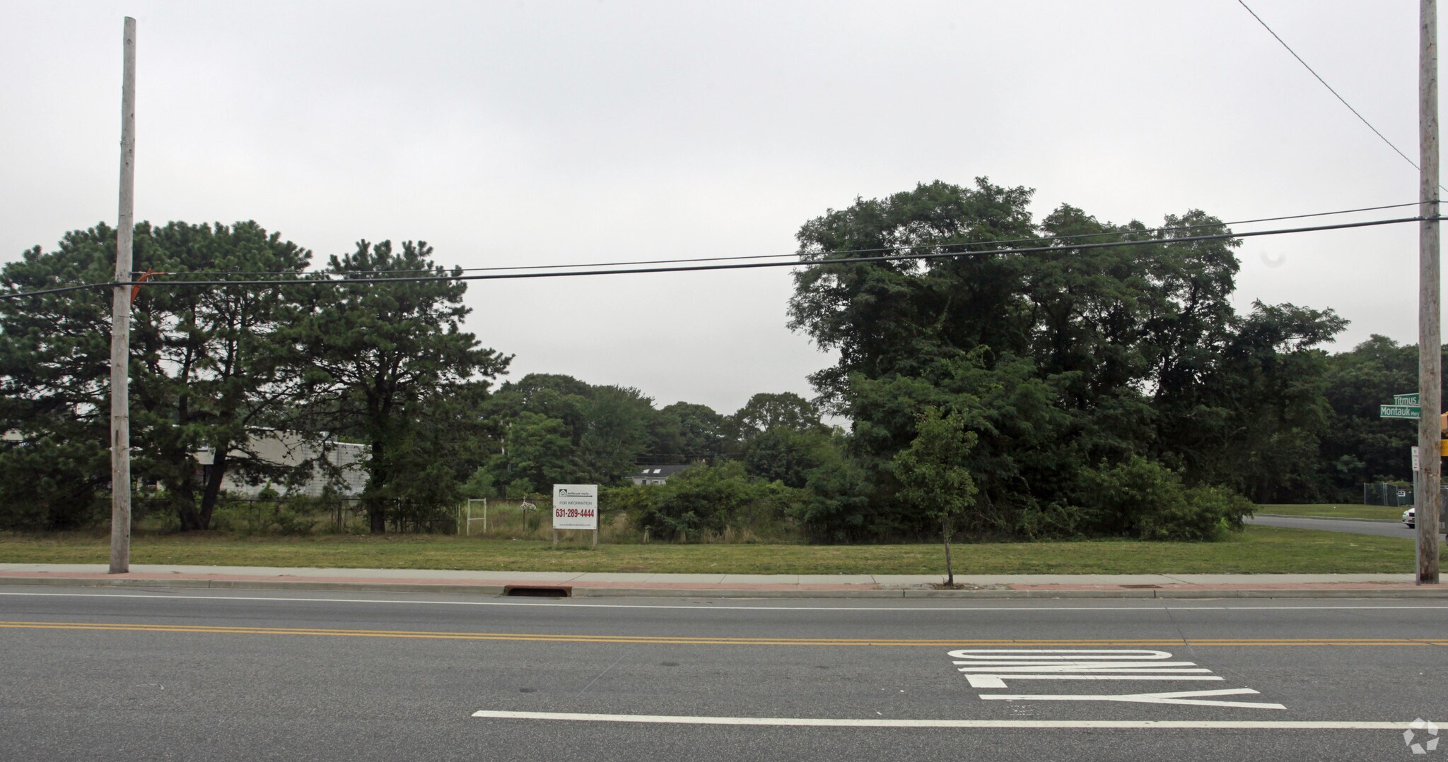 Montauk Hwy, Mastic, NY for sale Primary Photo- Image 1 of 2