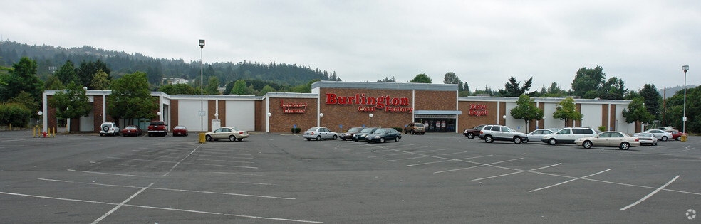 10506 SE 82nd Ave, Portland, OR for lease - Building Photo - Image 2 of 10