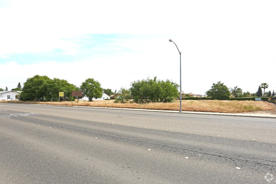 1298 Shaffer Rd, Atwater, CA for sale - Building Photo - Image 2 of 11