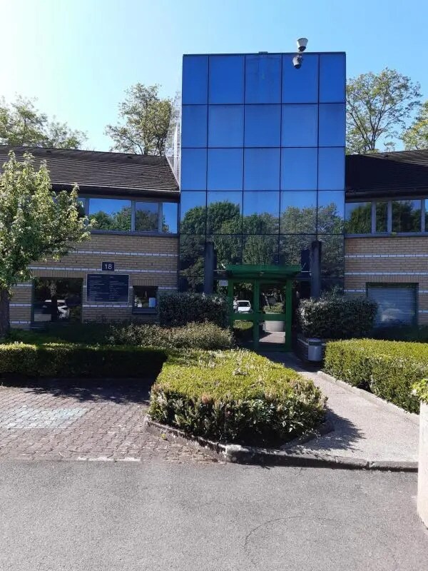 Office in Champs-sur-Marne for lease Building Photo- Image 1 of 6