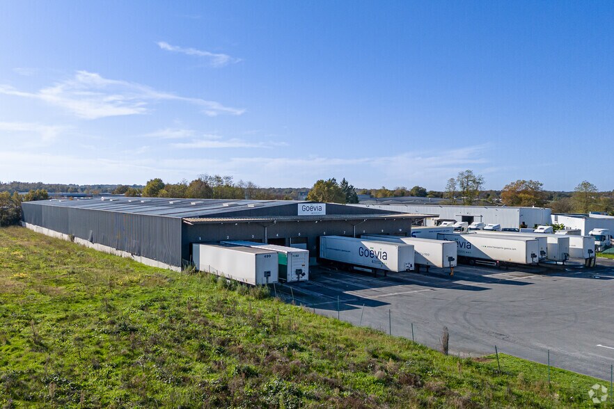 Flex in Vayres for sale - Aerial - Image 1 of 1