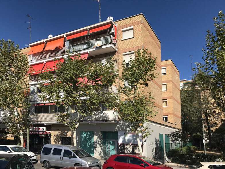 Retail in Móstoles, Madrid for lease - Building Photo - Image 2 of 2