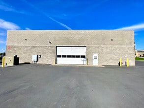 1702 E Yakima Ave, Yakima, WA for lease Building Photo- Image 2 of 12
