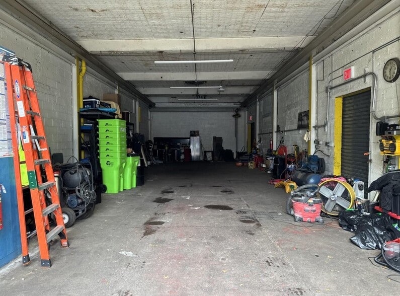 1623 Cody Ave, Ridgewood, NY for lease - Building Photo - Image 3 of 4