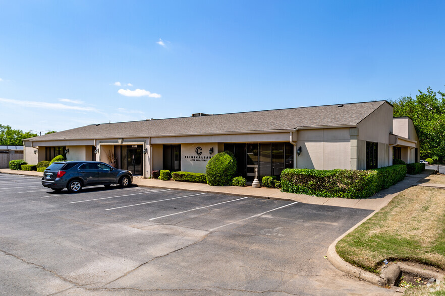 8242 S Harvard Ave, Tulsa, OK for lease - Building Photo - Image 1 of 2