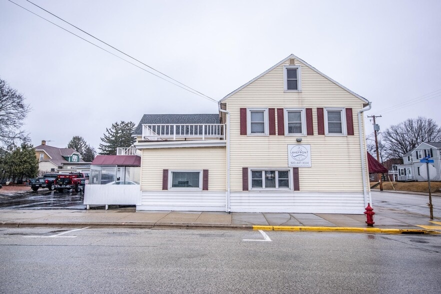 417 2nd St, Random Lake, WI for sale - Building Photo - Image 1 of 20
