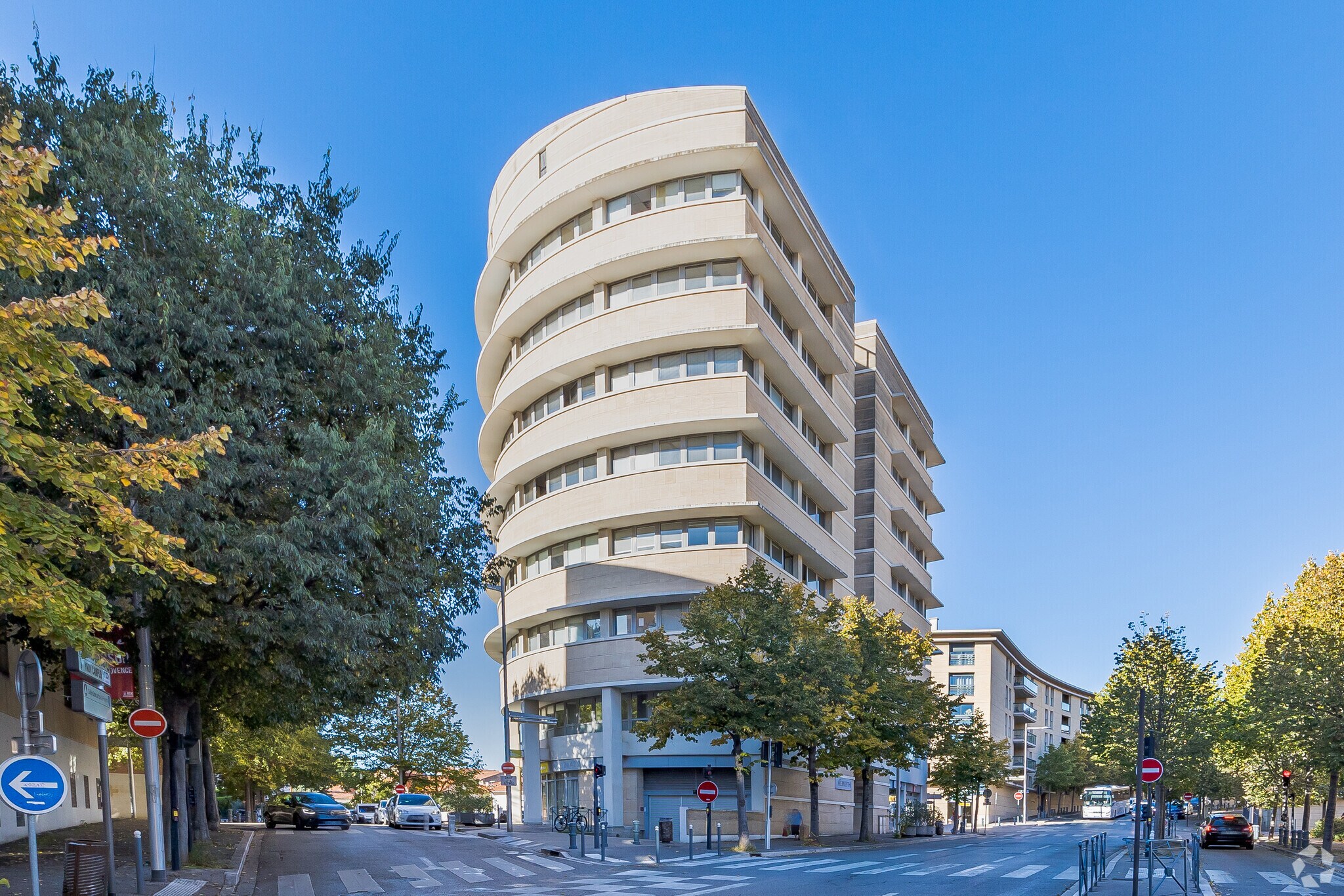 150 Avenue Georges Pompidou, Aix-en-Provence for lease Building Photo- Image 1 of 6