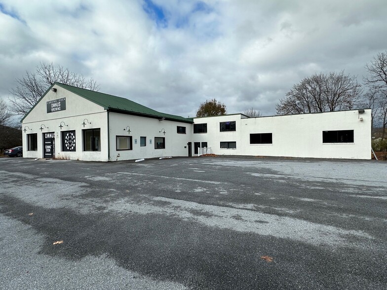 711 W Lancaster Ave, Downingtown, PA for sale - Building Photo - Image 1 of 1